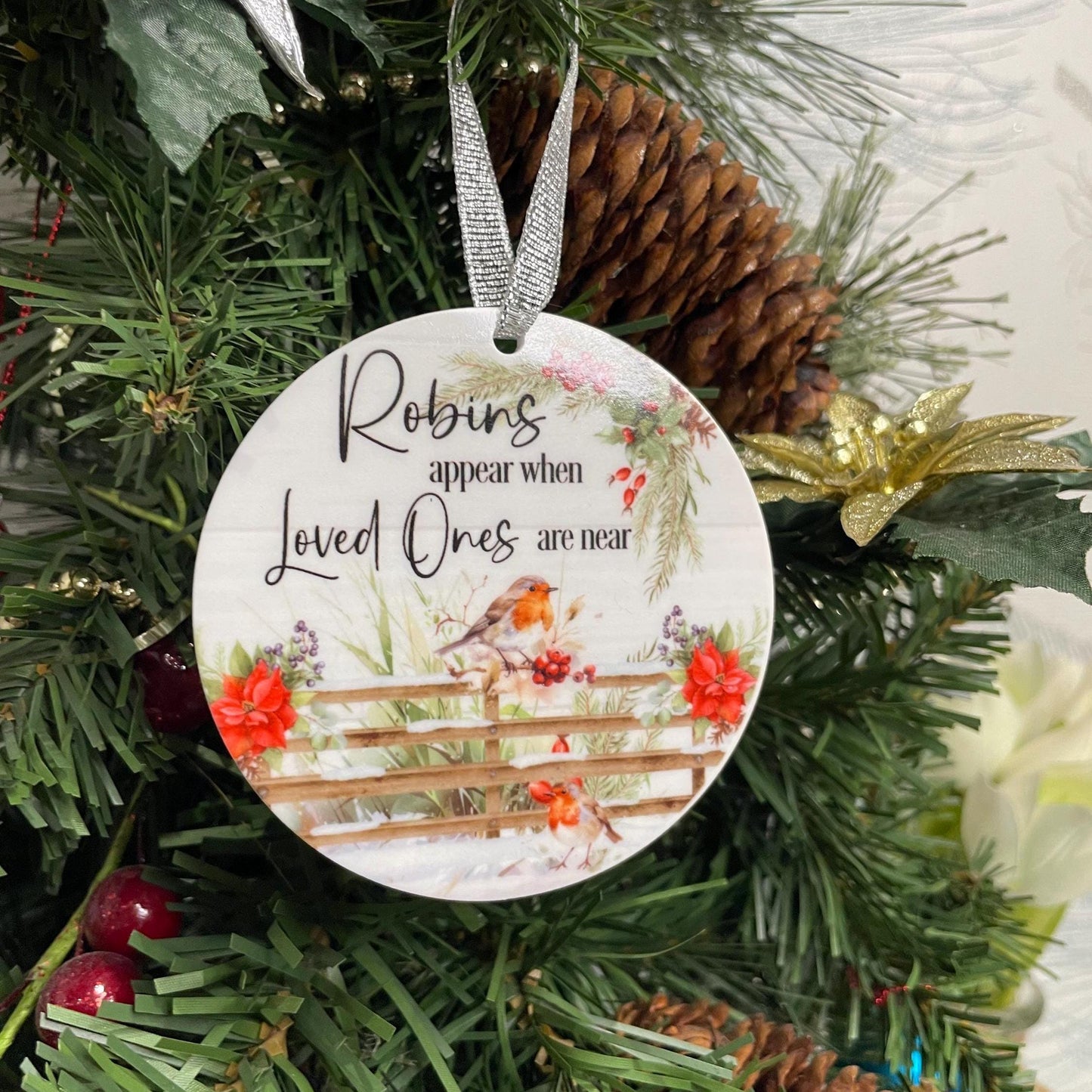 Robins Appear when Loved Ones Are Near Bauble