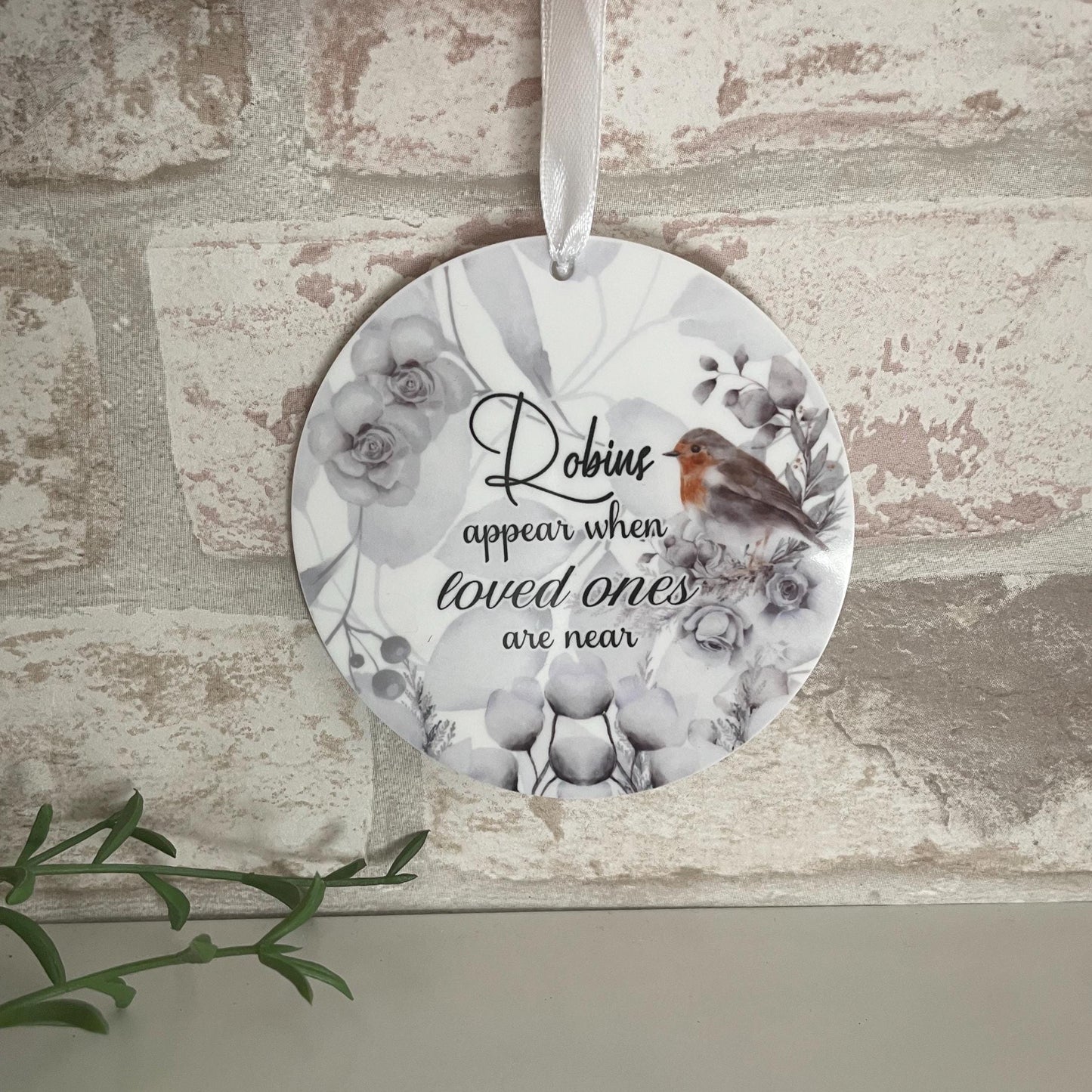 Robins Appear when Loved Ones Are Near Bauble