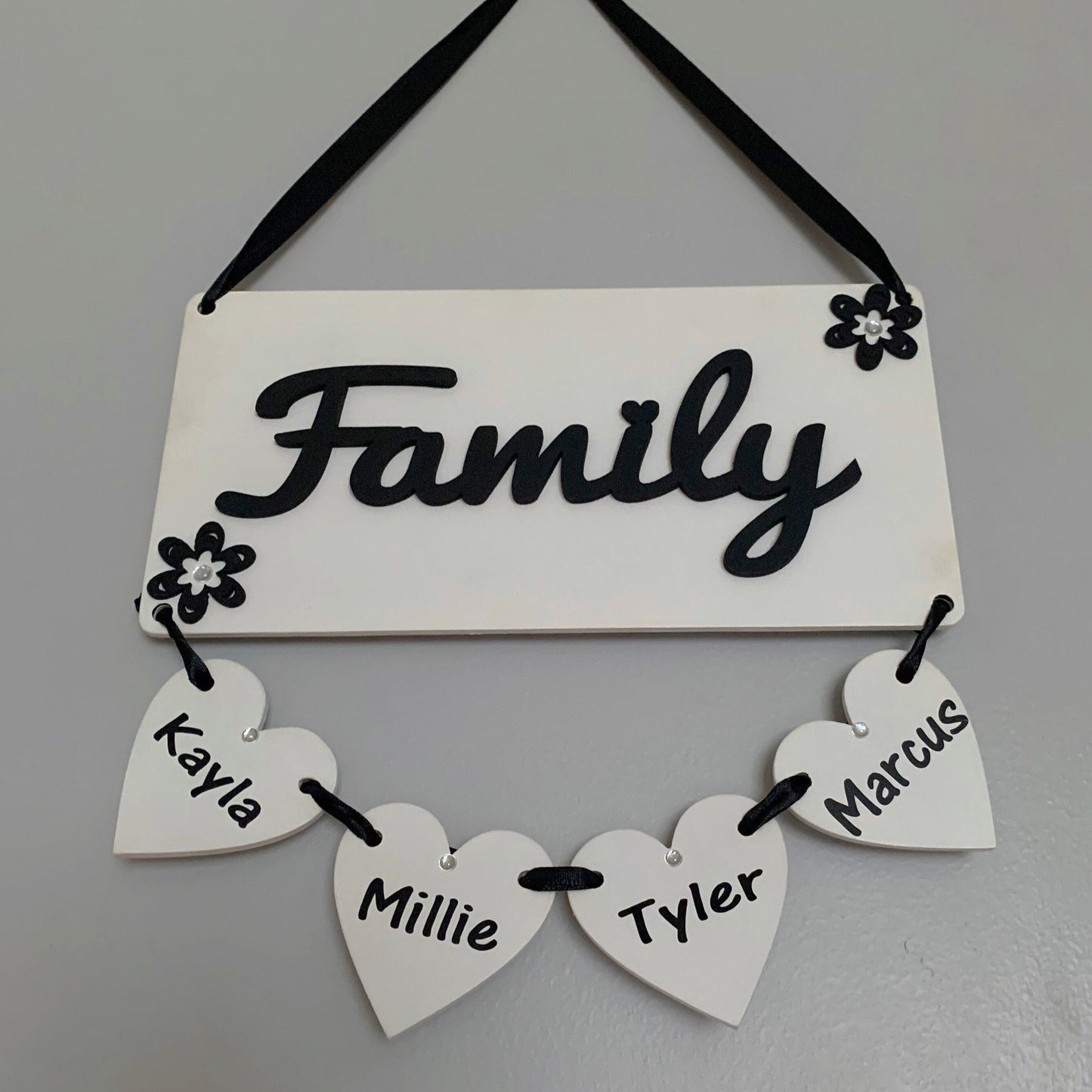 Personalised Family & Grandchildren Hanging Hearts Plaque