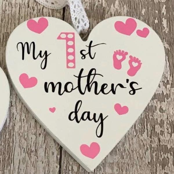 Mum Wooden Hanging Heart